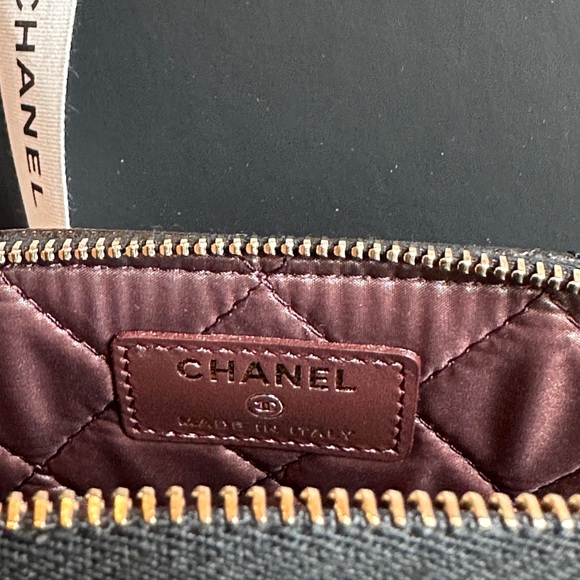 FULL SET - CHANEL Black Caviar Quilted Zipped Cosmetic Case - Picture 5 of 13